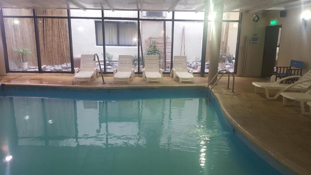 Howard Johnson By Wyndham San Pedro Екстериор снимка