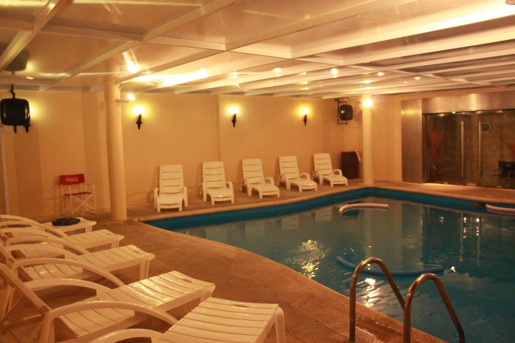 Howard Johnson By Wyndham San Pedro Екстериор снимка